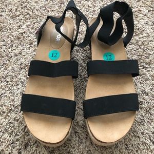 *NWT* REPORT Black Espadrille Sandals